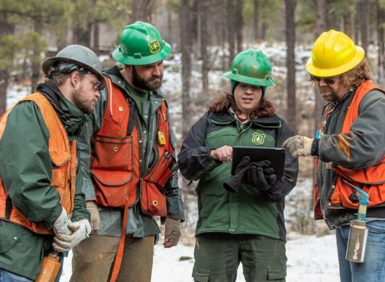 Team of USDA Forest Service Rangers | image: USDA MEDIA BY LANCE CHEUNG.